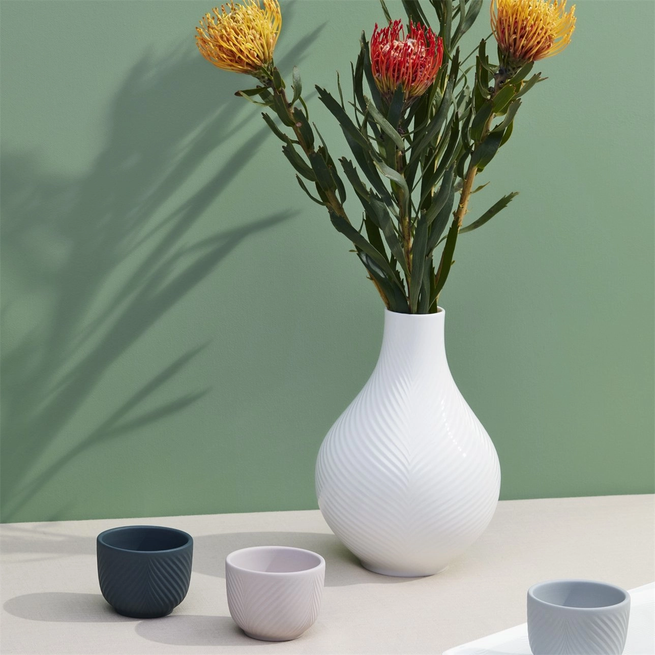 Folia - White Bulb Vase