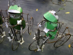 Frog on Basket Trike decorative plants  