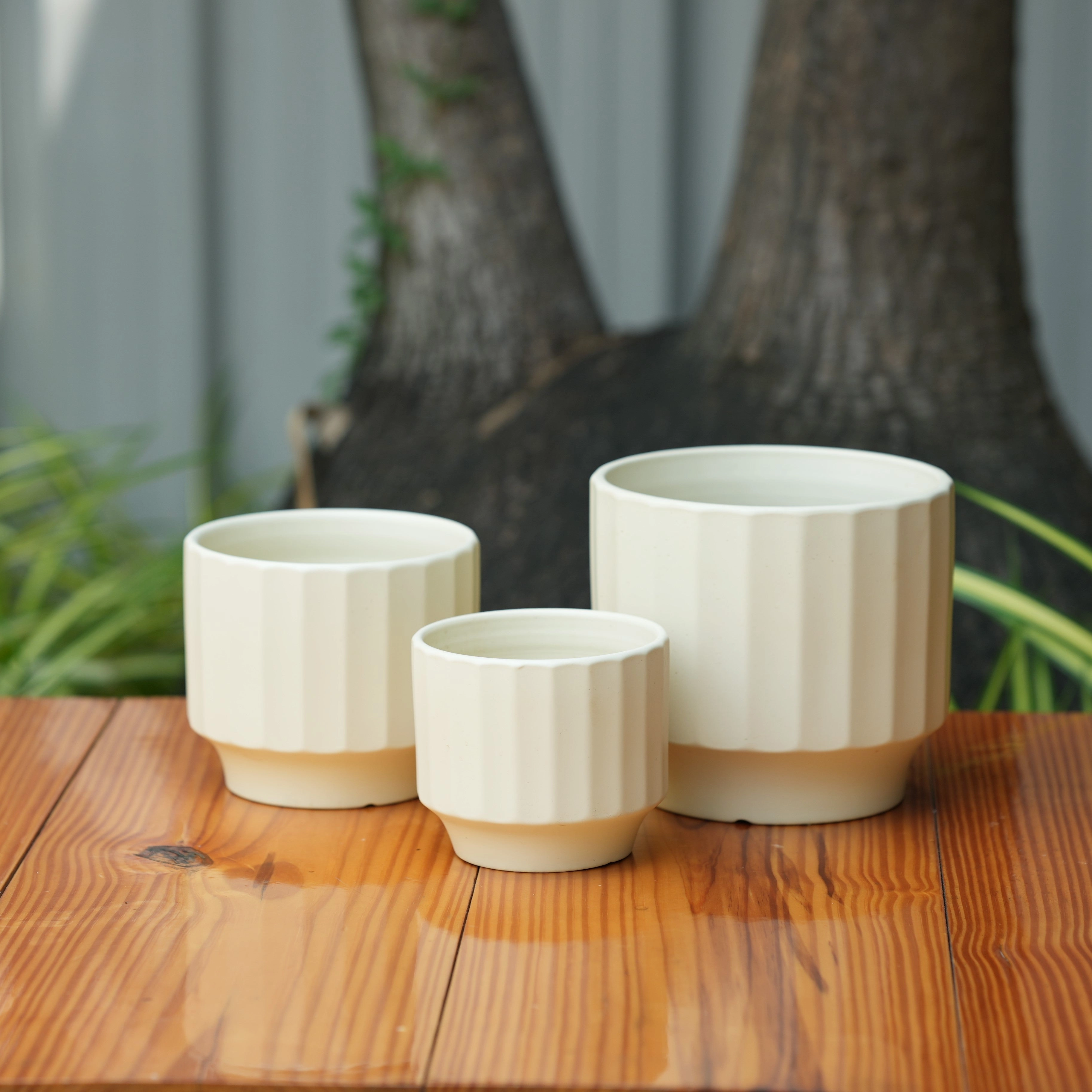 Gamla Ribbed Ceramic Planter (Cream)