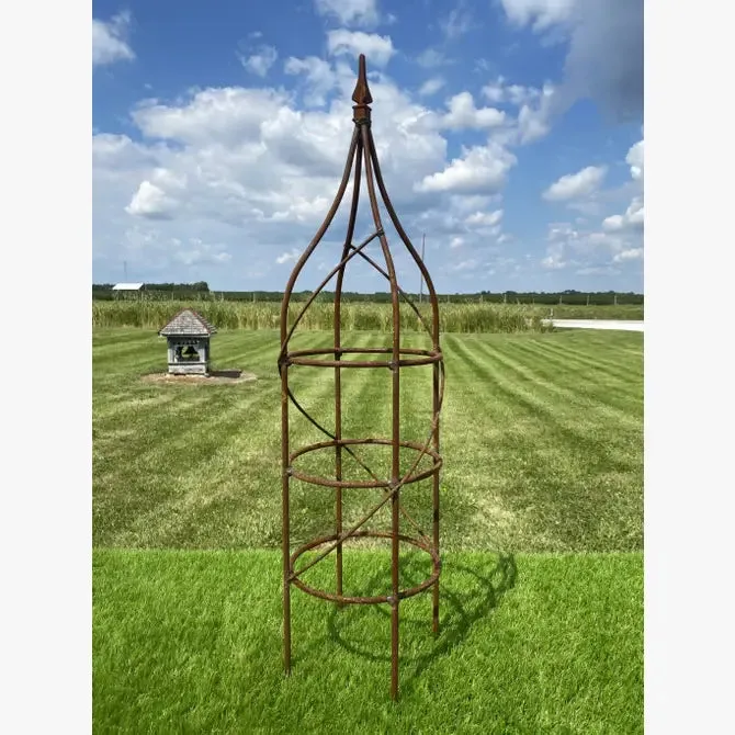 Graduated Sizes of Iron Heavy Round Obelisks with Cast