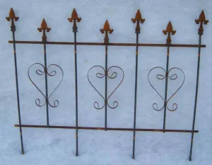 HEART FENCE decorative plants  