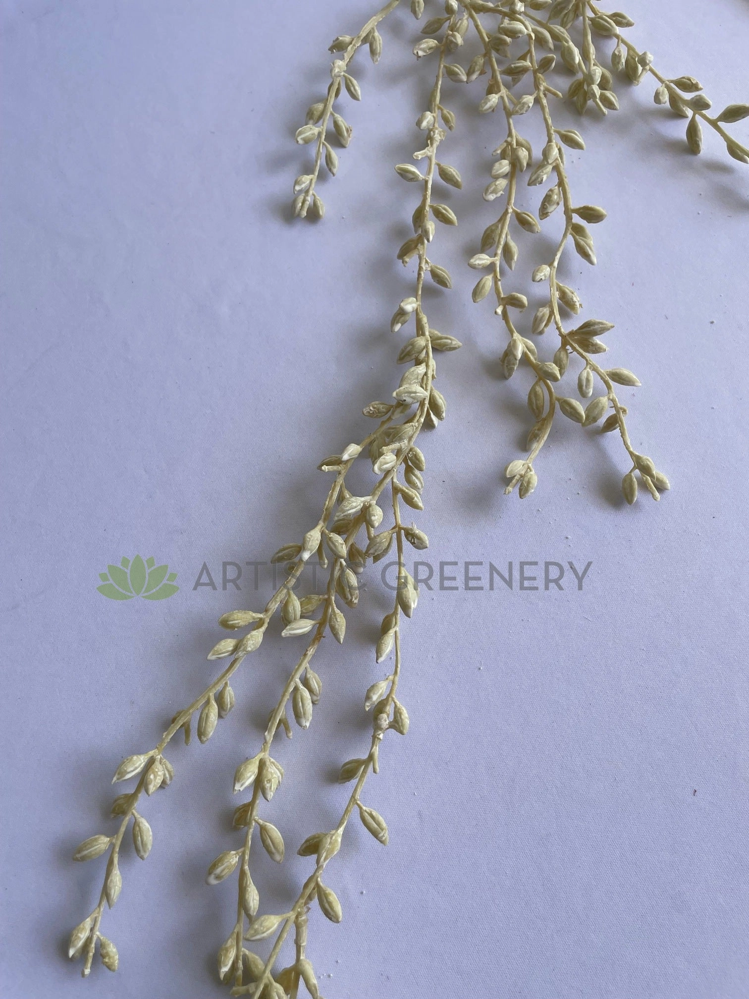 HP0091 String of Teardrops 116cm Cream