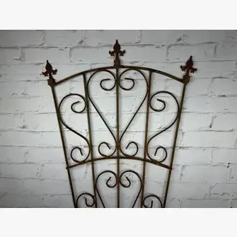 Iron Fancy Heart Trellis with Three Finials Plant Support