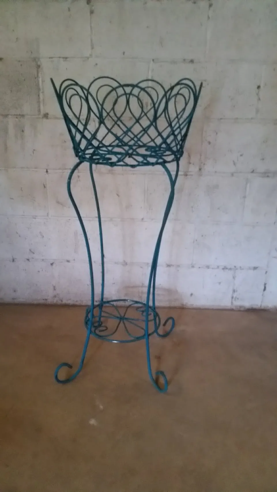 Iron Planters Loopy Design with Bottom Shelf Set of 3