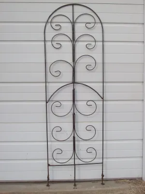 Iron Swirl Trellis decorative plants  