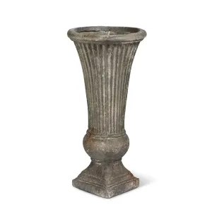 Ivy Fluted Planter dried flowers  