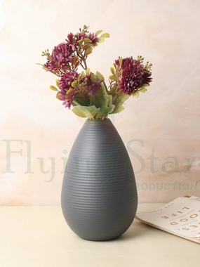 Klova Grpahite Vase outdoor greenery  