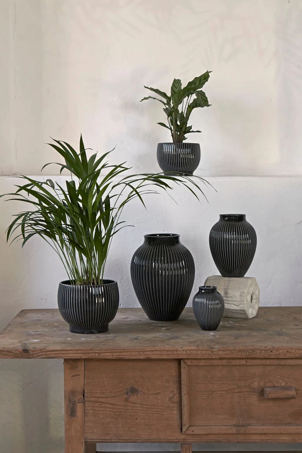 Knabstrup Keramik Flowerpot With Wheels ? 14.5 Cm, Black