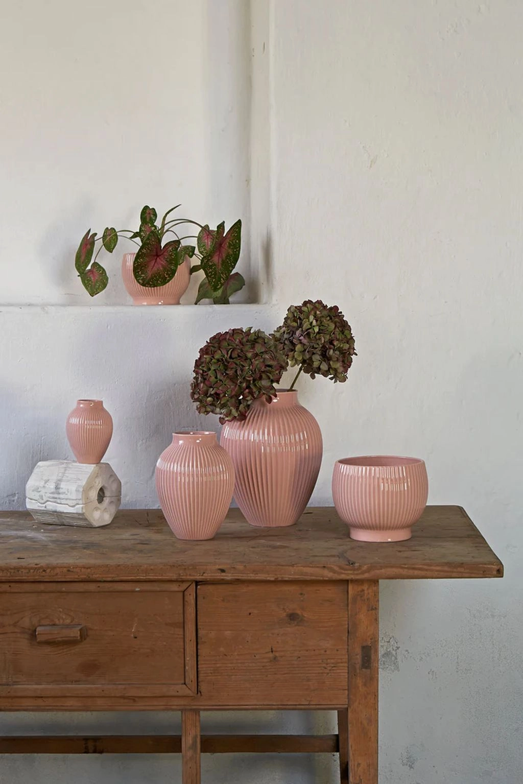 Knabstrup Keramik Flowerpot With Wheels ? 14.5 Cm, Pink