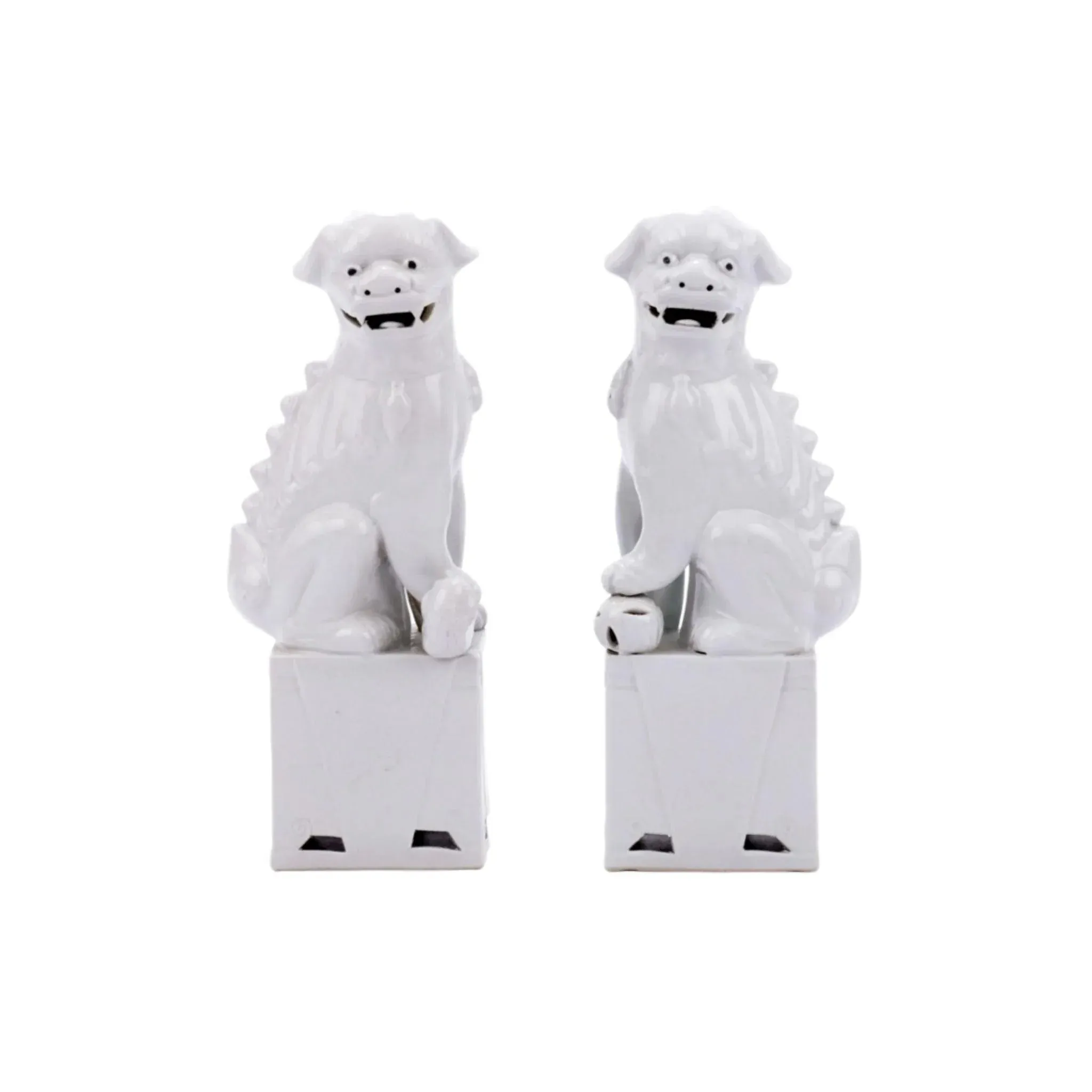 Large Porcelain Sitting Foo Dog Pair in White dried flowers  