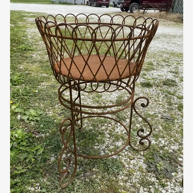 Large Round Planter with Tin Bottom Heavy Drink Holder