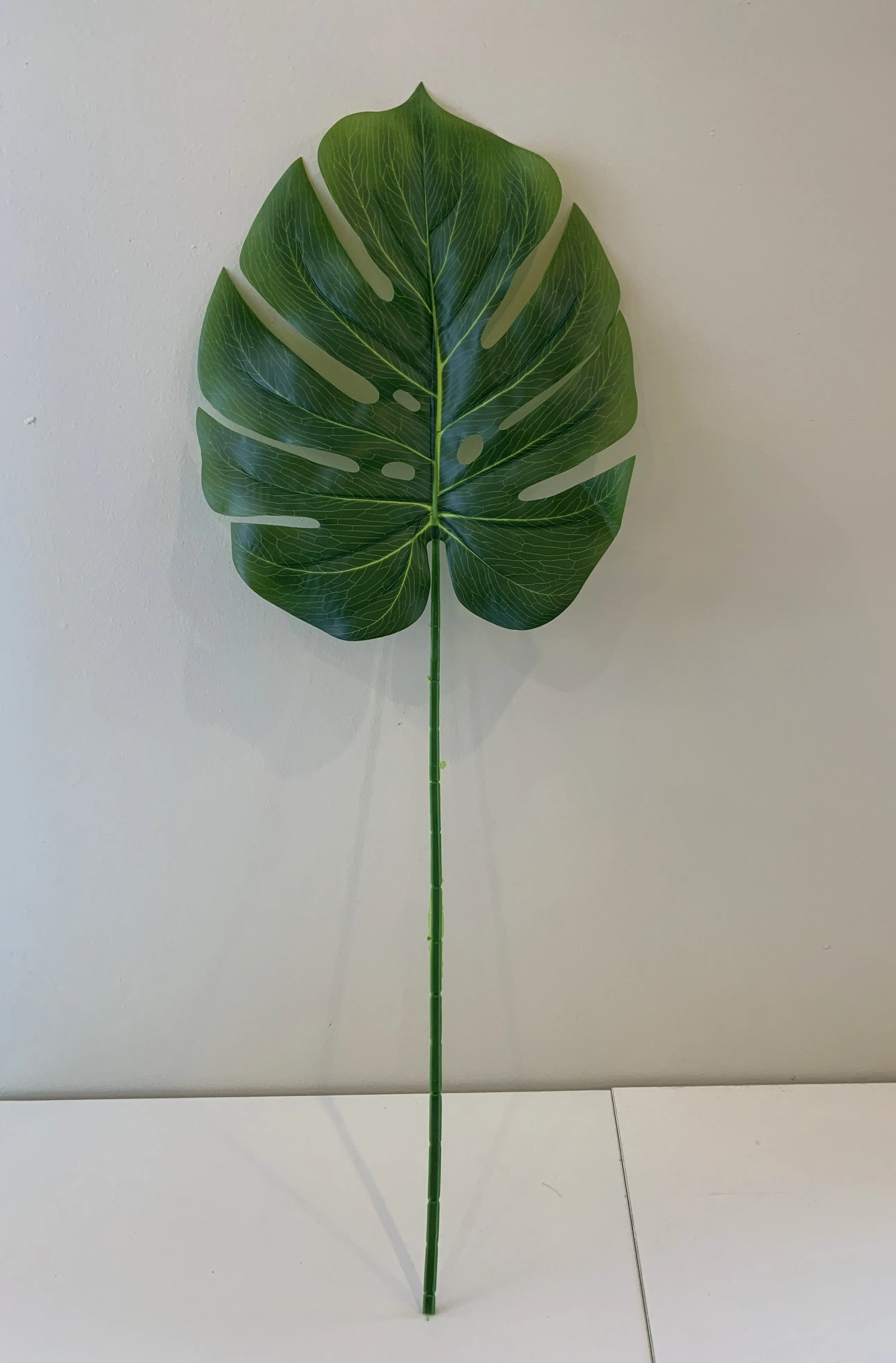LEA0016 Split Philo / Monstera Leaf  Green 2 Sizes