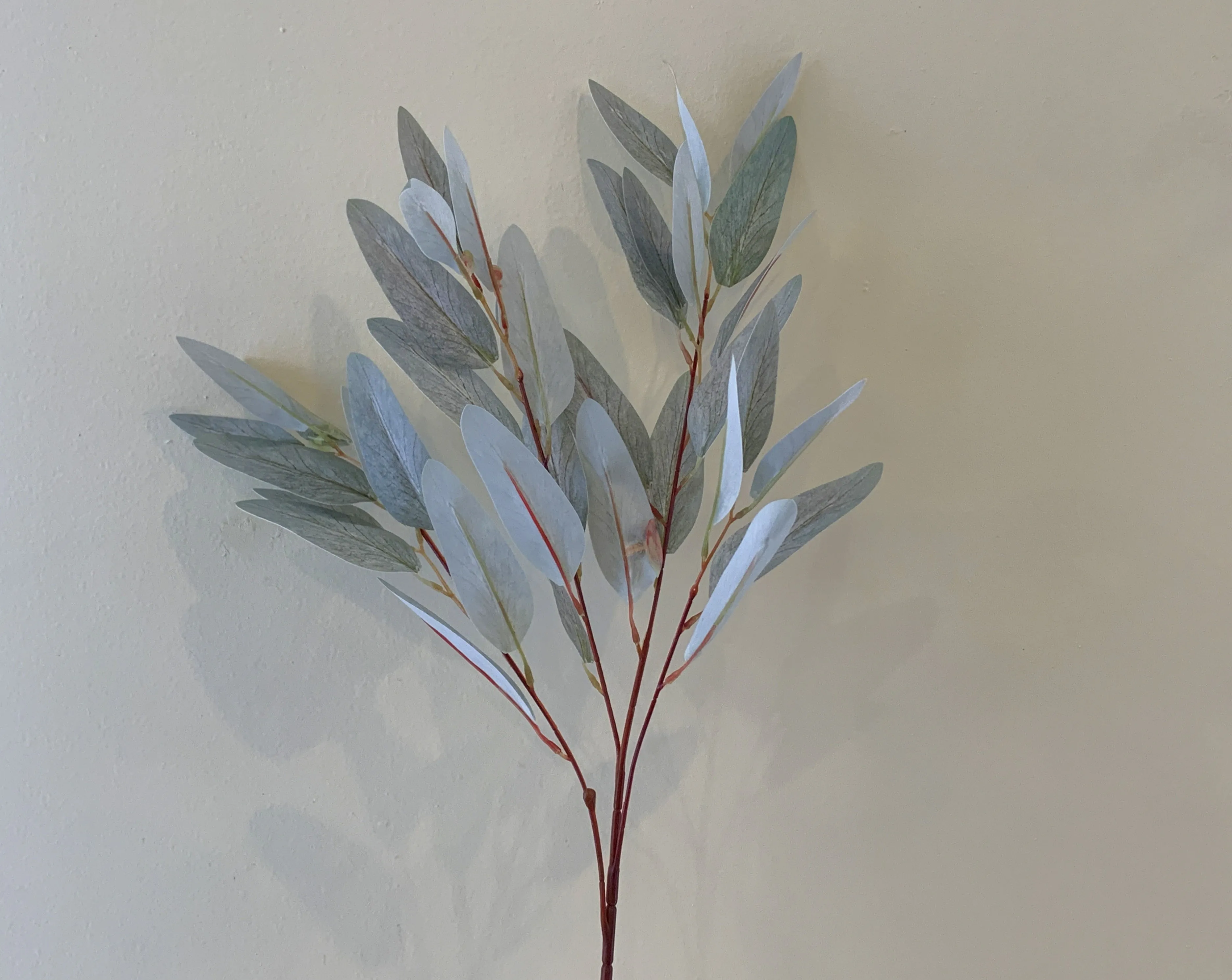 LEA0082 Gum Leaf / Eucalyptus Foliage 86cm Grey