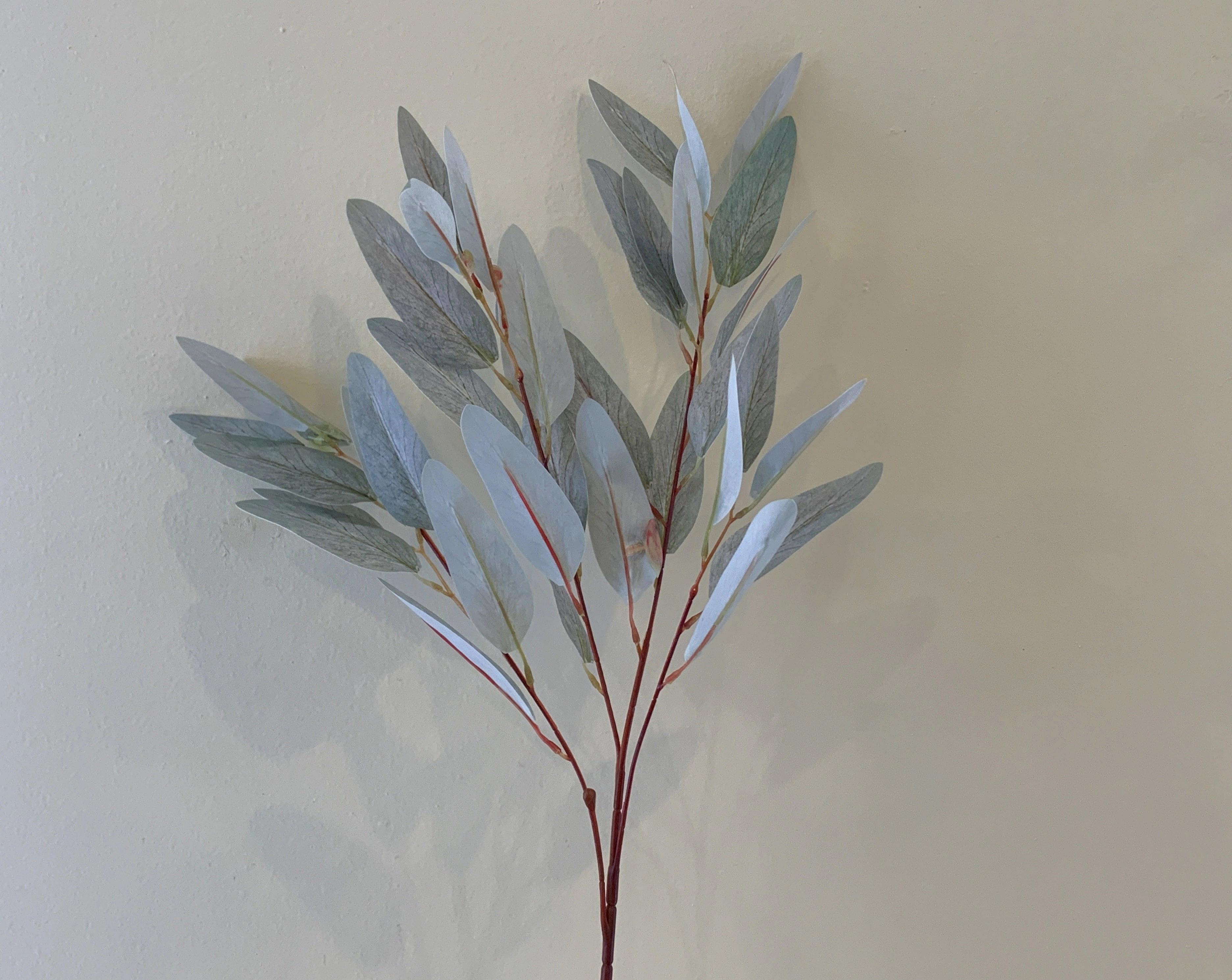 LEA0082 Gum Leaf / Eucalyptus Foliage 86cm Grey
