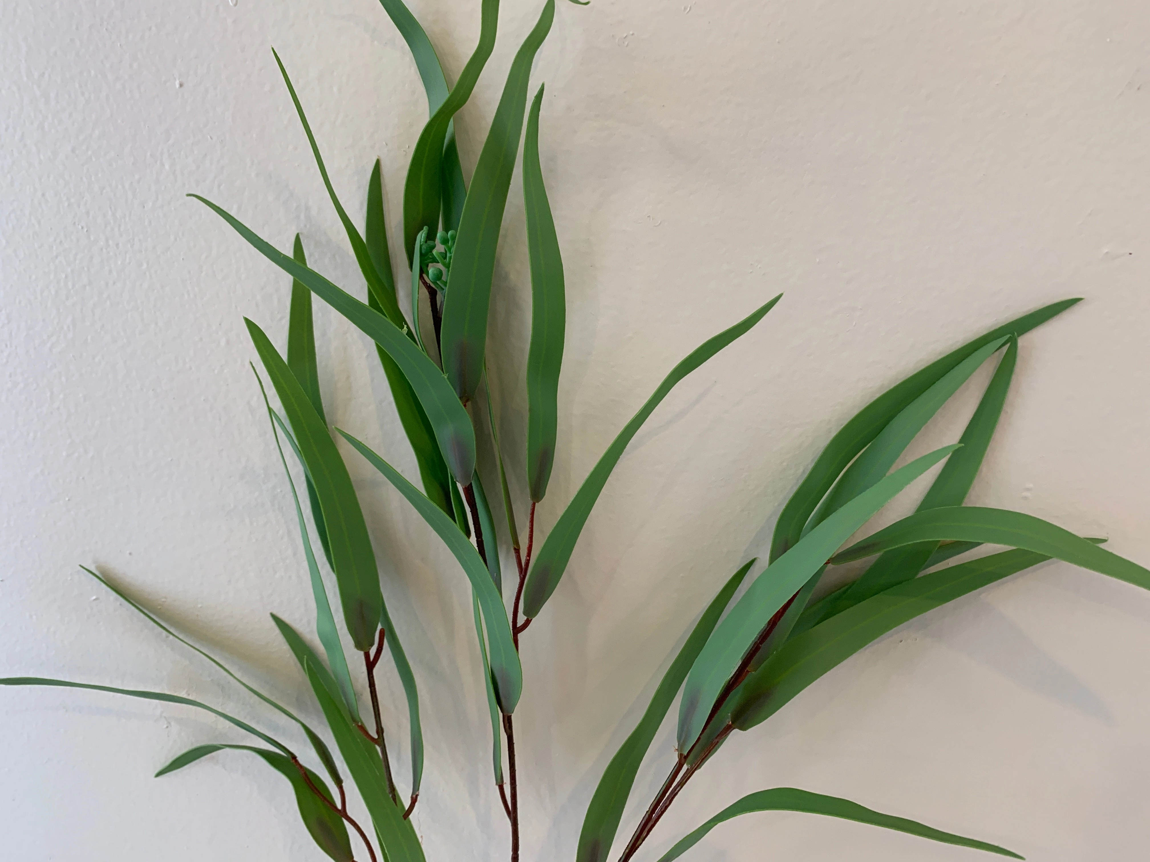 LEA0087 Gum Blossom / Eucalyptus Foliage 73cm Real Touch