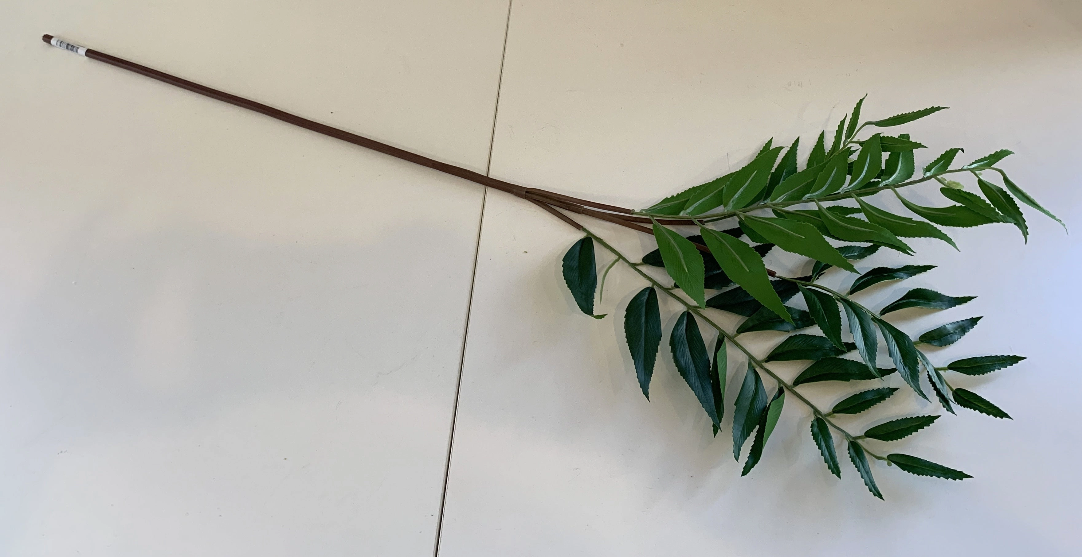 LEA0091 Nectarine Foliage 89cm Green