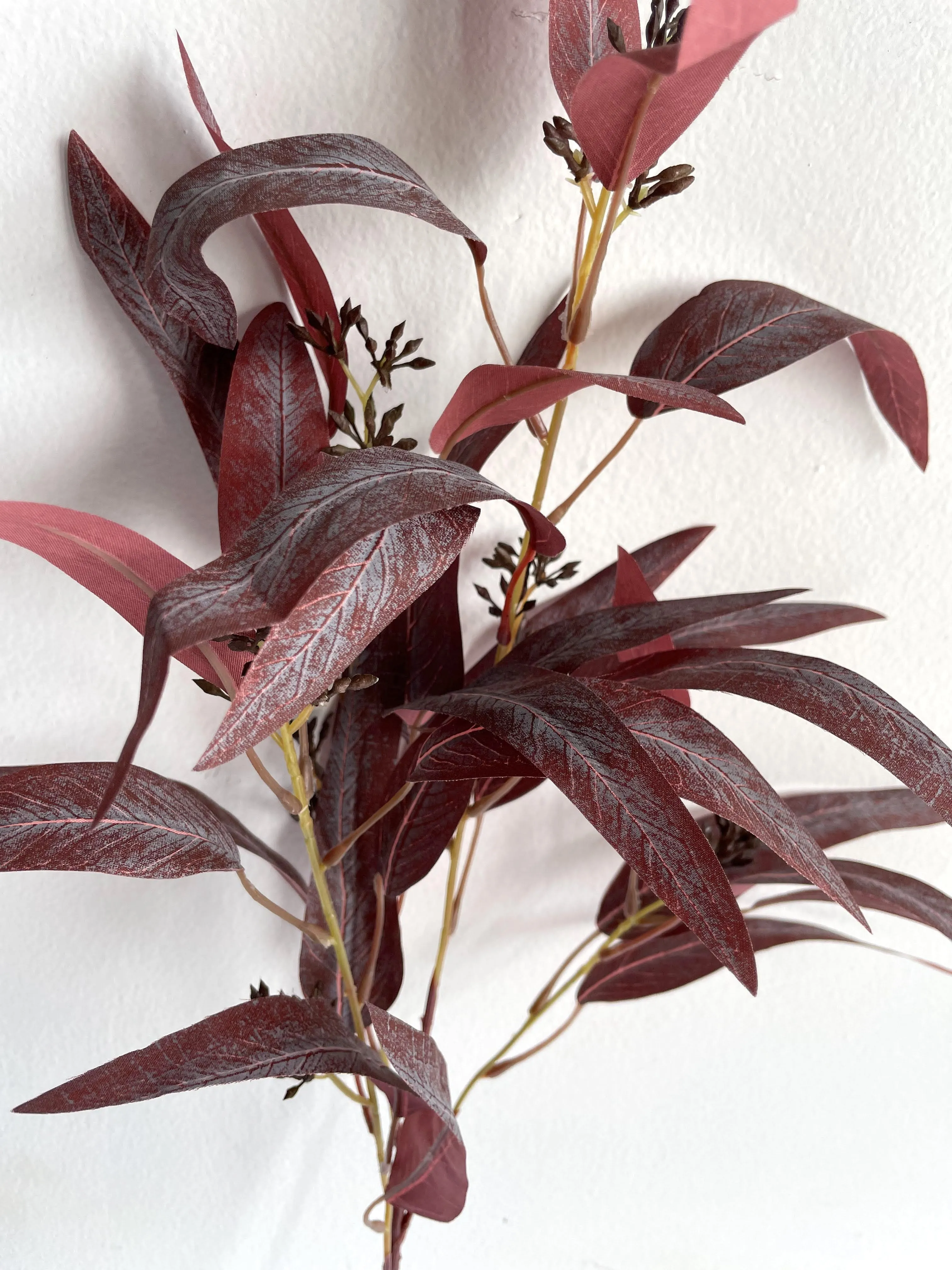 LEA0113PUR Seeded Gum Leaves 88cm Purple