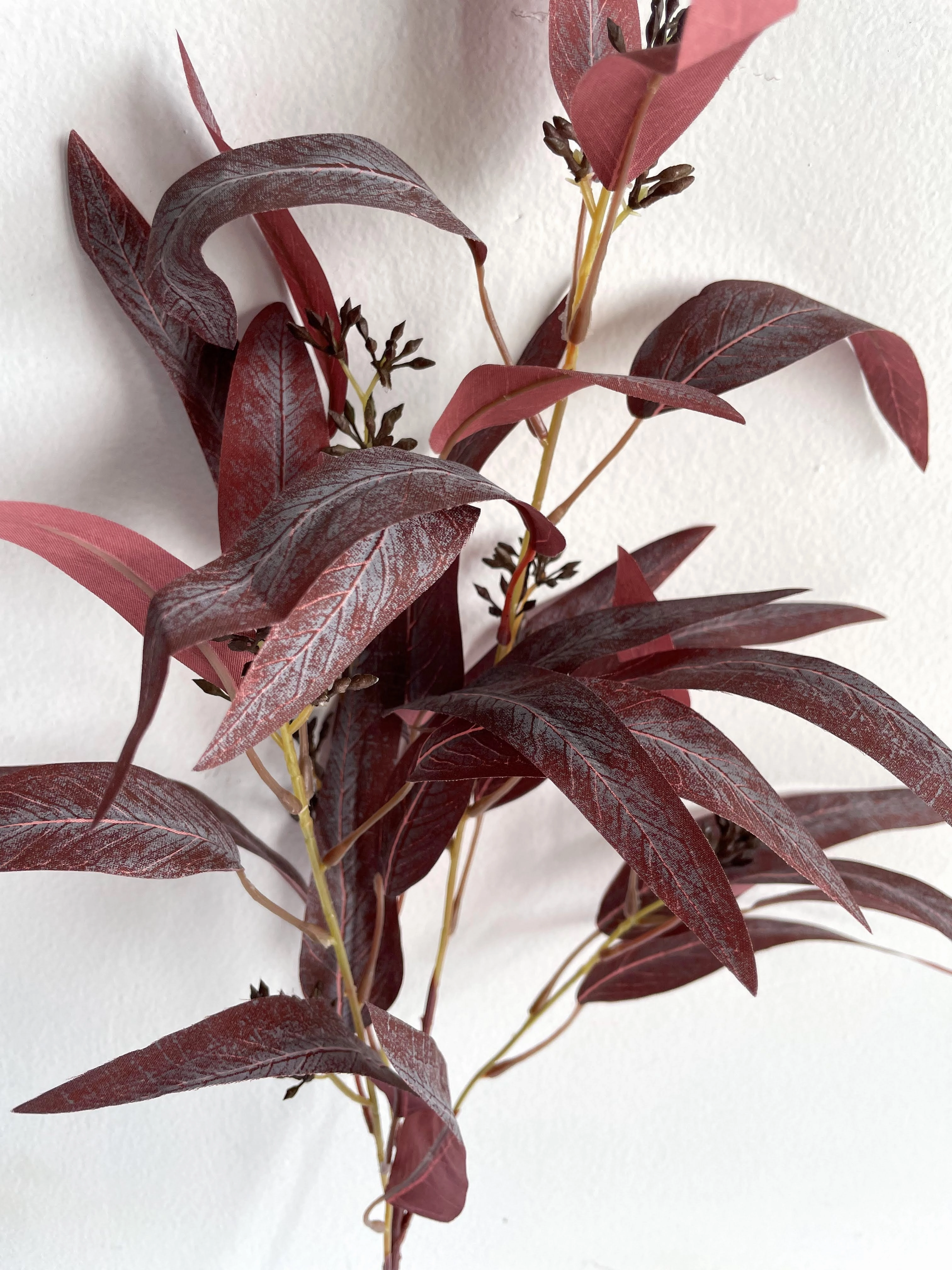 LEA0113PUR Seeded Gum Leaves 88cm Purple