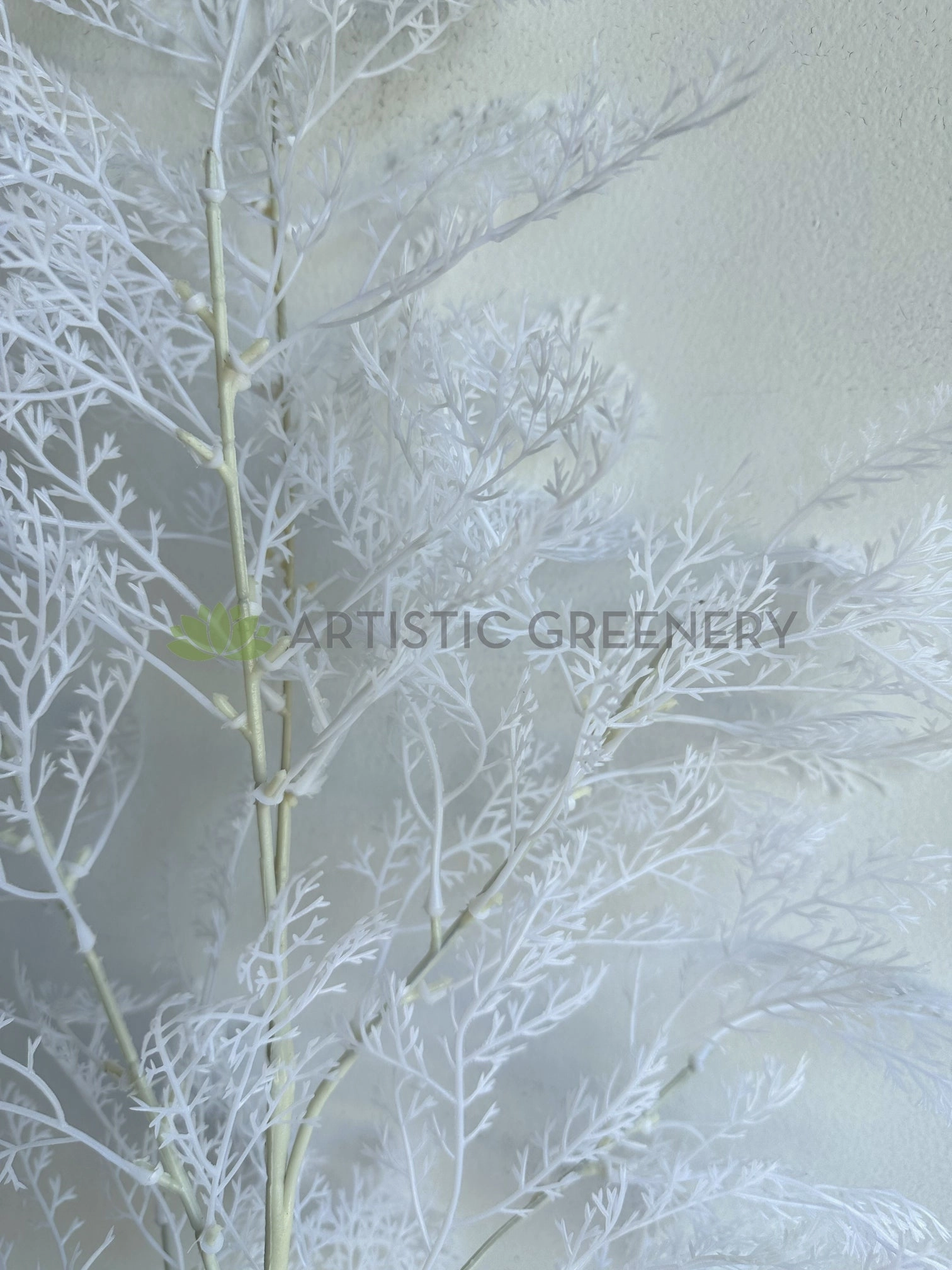 LEA0116WHI White Cedar Spray 102cm