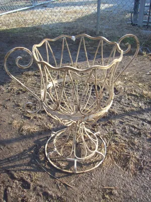 LG. HEAVY TULIP PLANT STAND decorative plants  