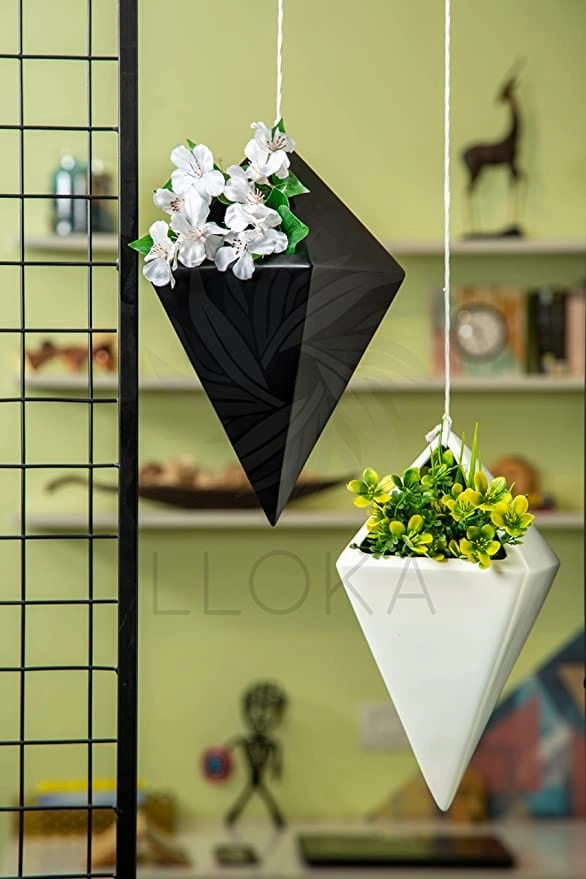 Luxurious Fiberglass Hanging Pots & Planters - Akasa_Str_01