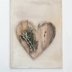 Mango Wood Heart Tray dried flowers  