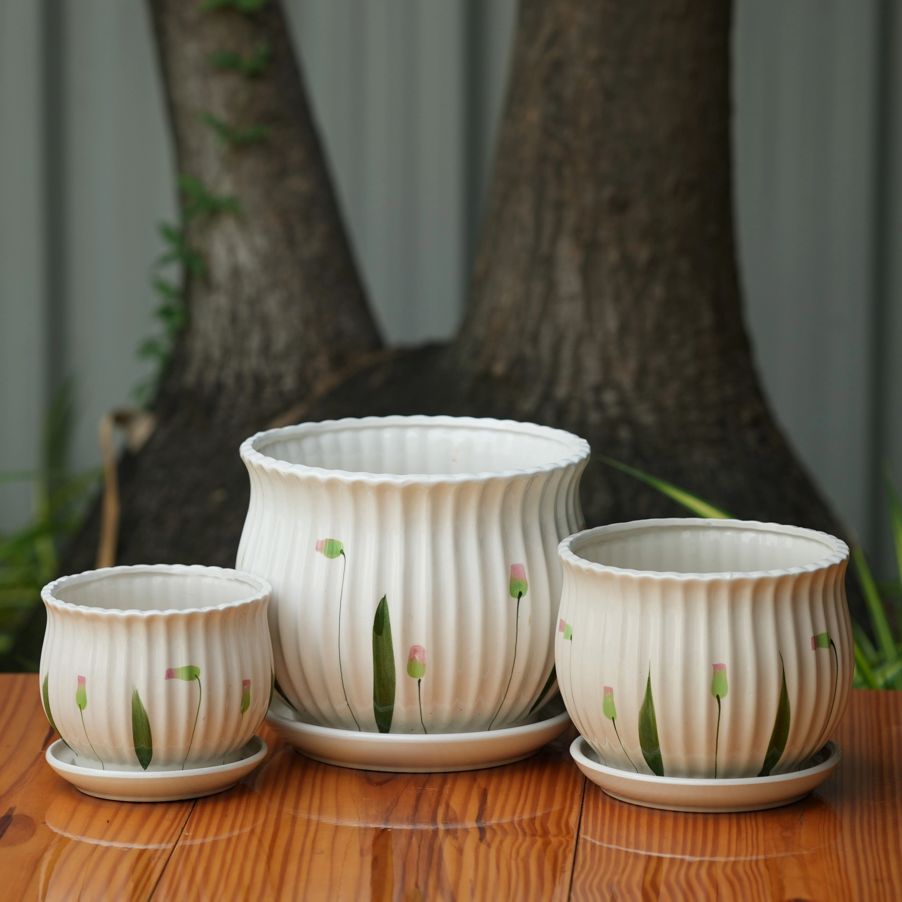 Matka Ribbed Printed Pot With Tray
