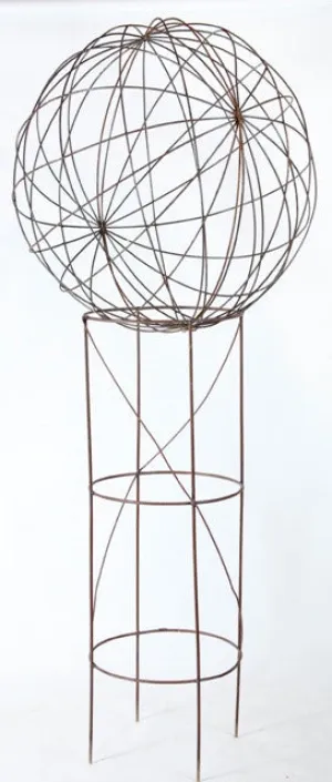 Medium tower w/ sphear decorative plants  