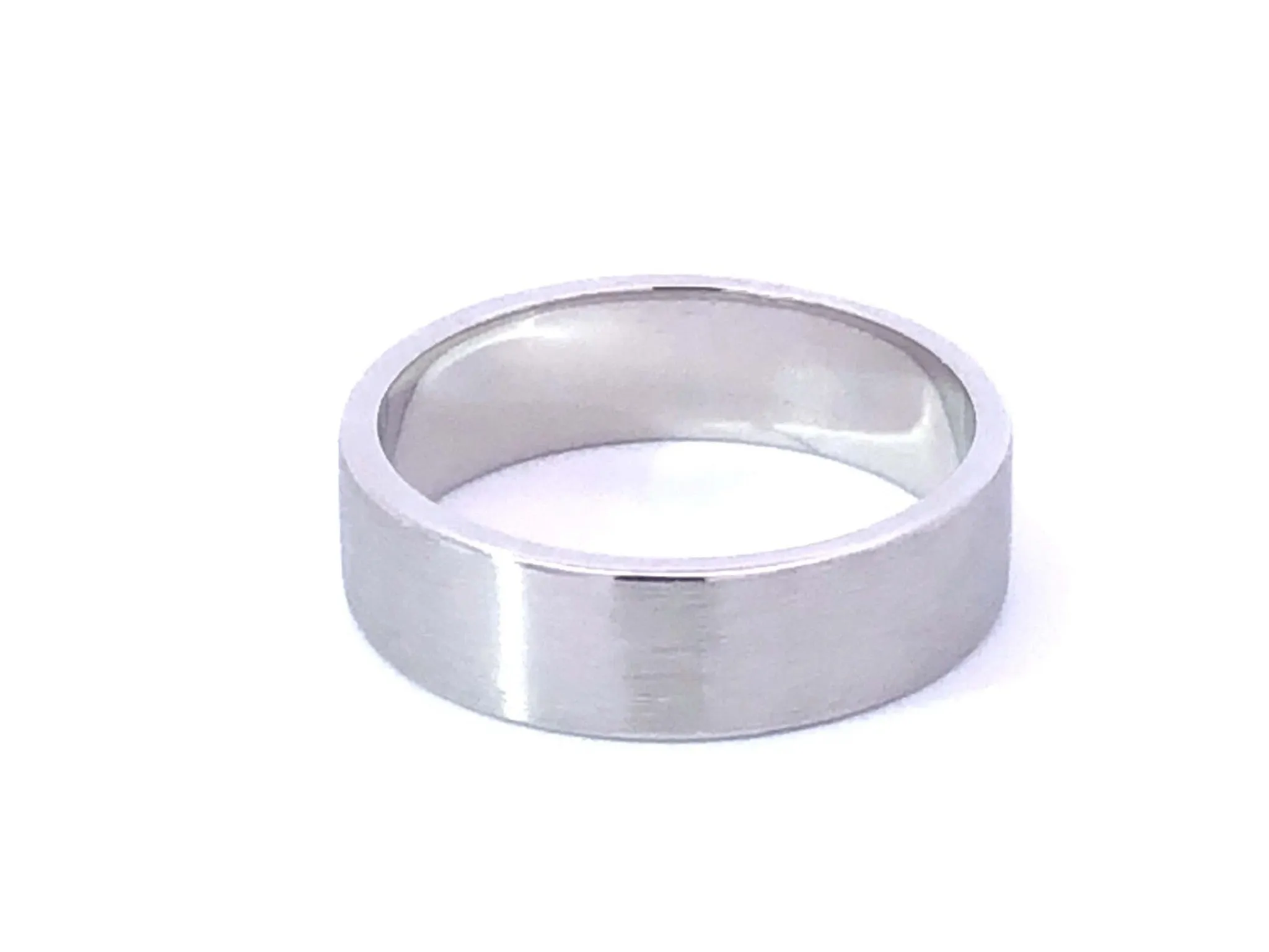 Mens Matte Finish Wedding Band Ring in Platinum. 6mm