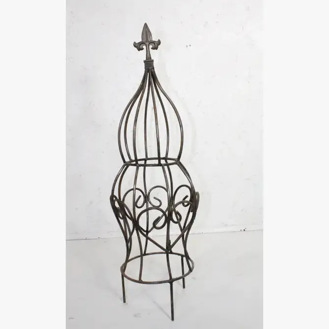 Miss Topiary with Finial
