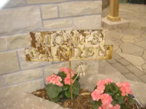 MOM GARDEN SIGN W. SM. FLOWER decorative plants  