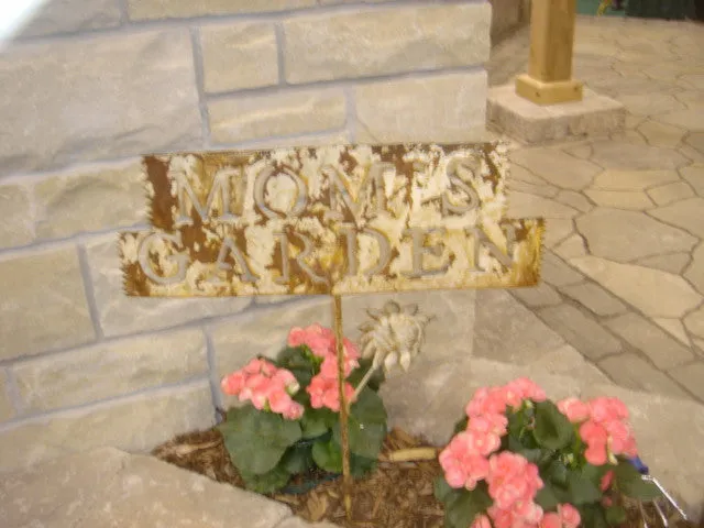 MOM GARDEN SIGN W. SM. FLOWER decorative plants  