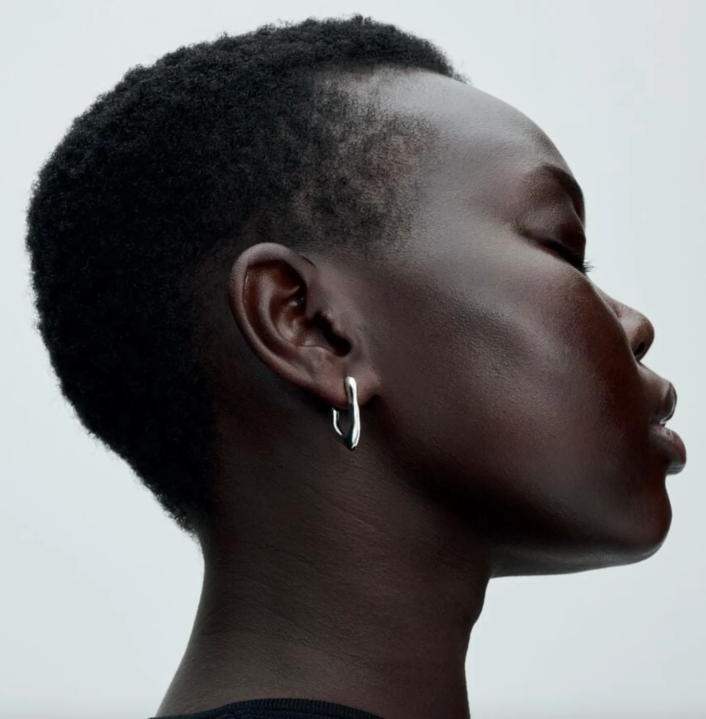 Organically V-shaped Open Hoop Earrings