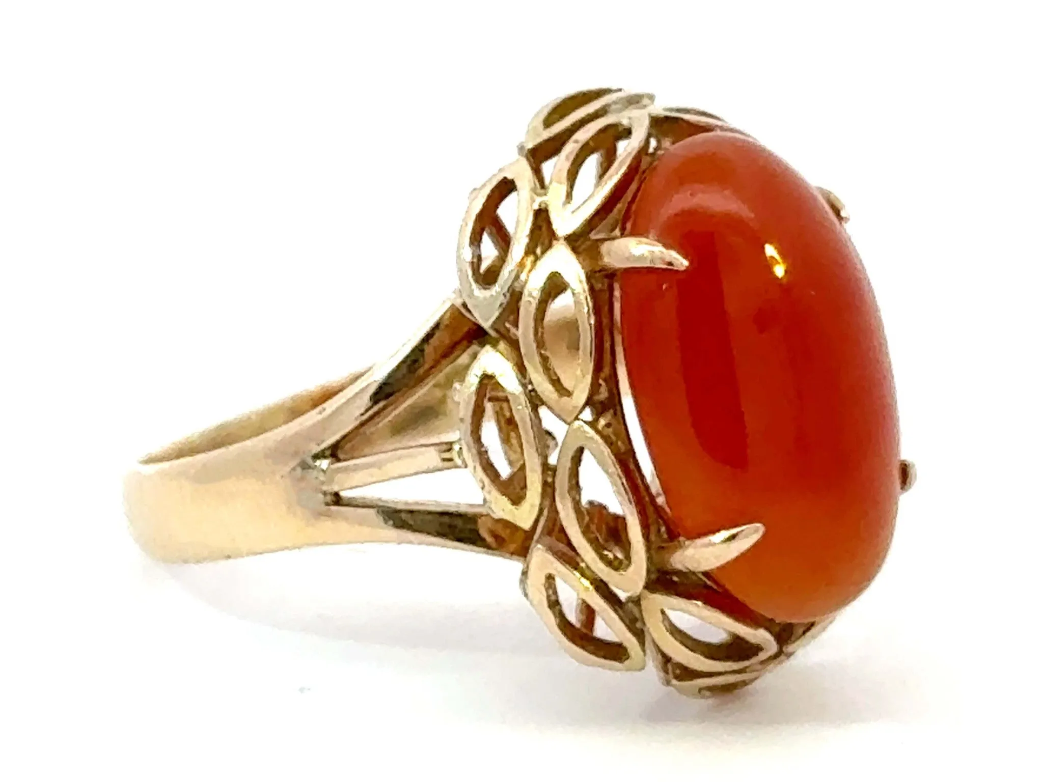 Oval Cabochon Red Jade Ring 14k Yellow Gold