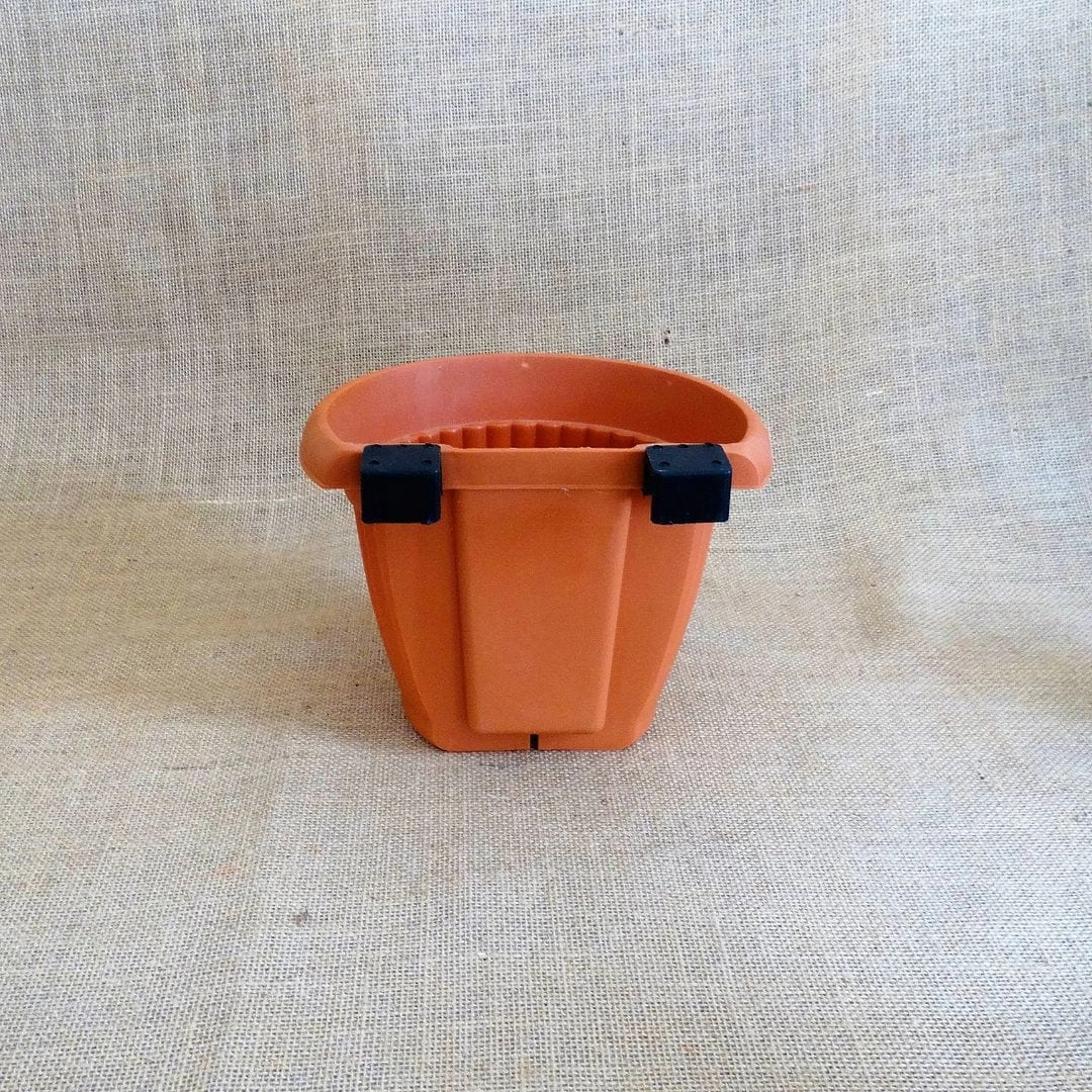 Plastic Bello Wall Planter, Dia-5.7 Inch