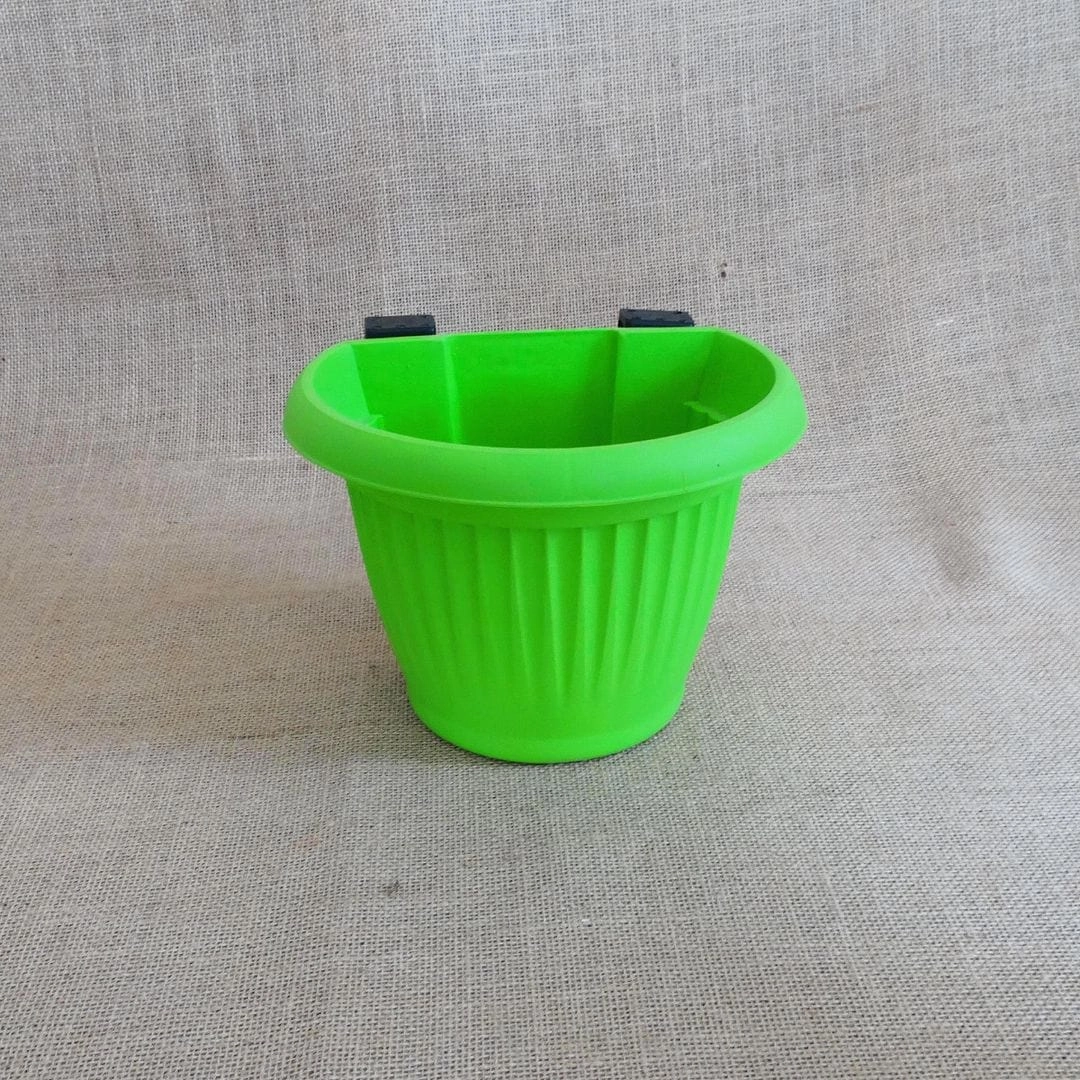 Plastic Bello Wall Planter, Dia-5.7 Inch desktop planter  