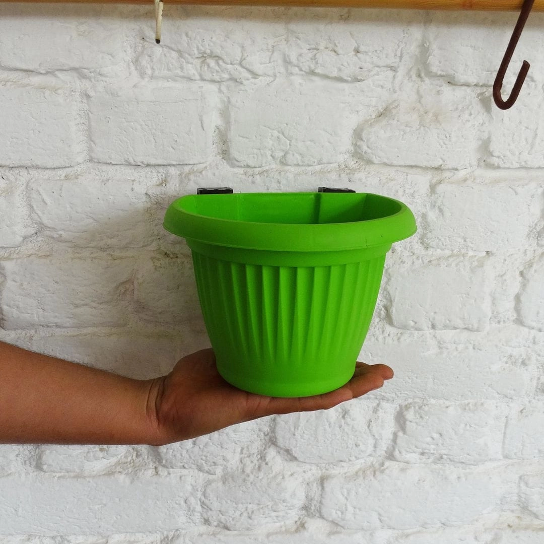 Plastic Bello Wall Planter, Dia-5.7 Inch