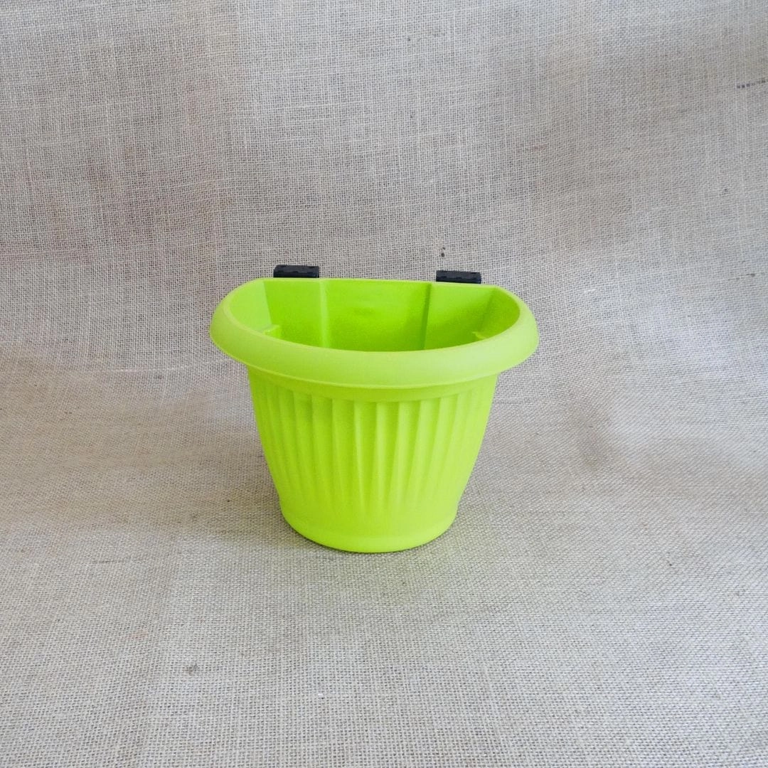 Plastic Bello Wall Planter, Dia-5.7 Inch