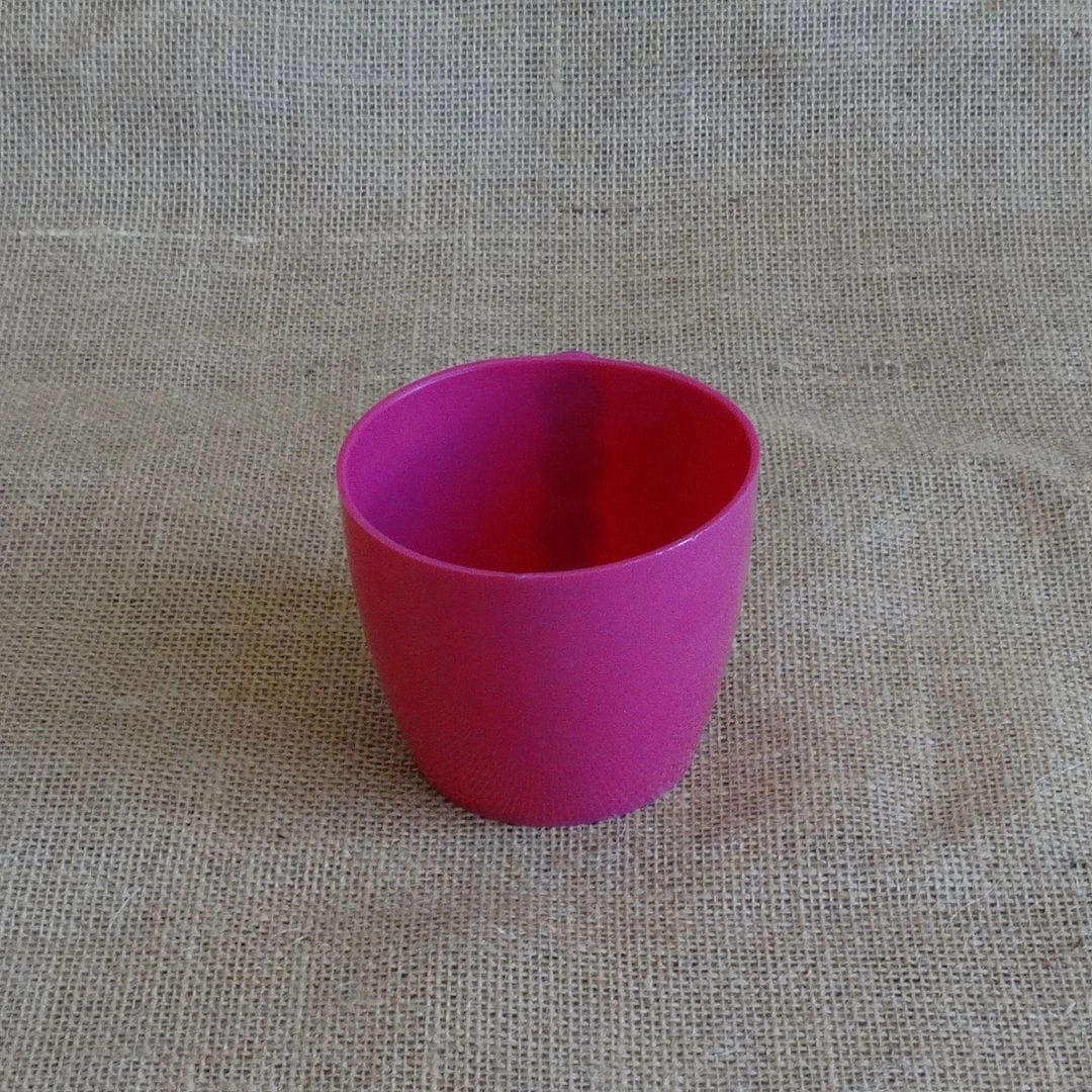 Plastic Magnetic Pot (Diameter 9 cm)