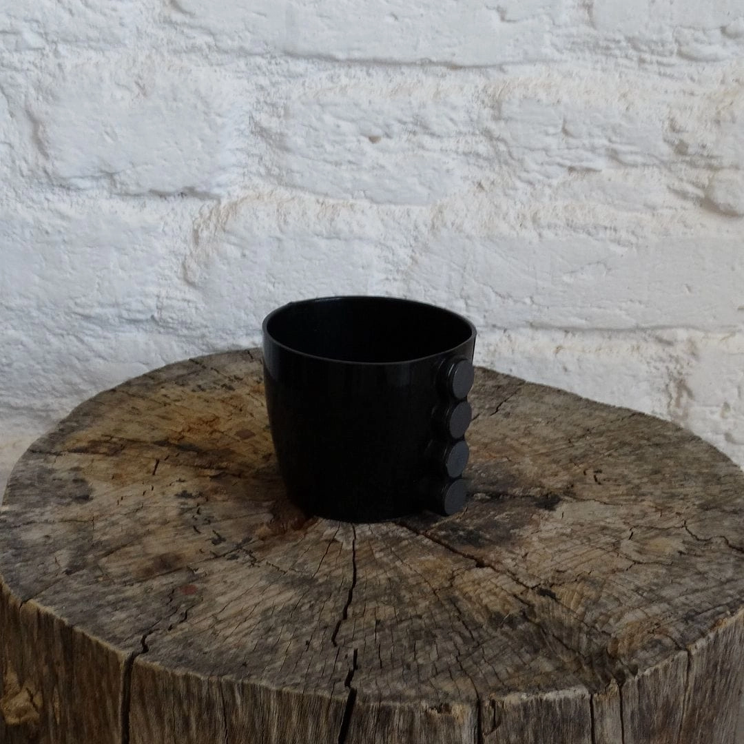 Plastic Magnetic Pot (Diameter 9 cm)