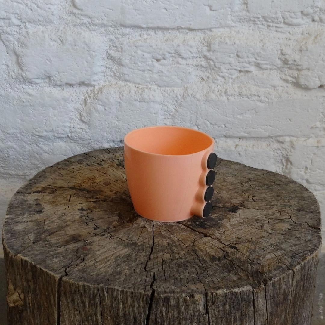 Plastic Magnetic Pot (Diameter 9 cm)