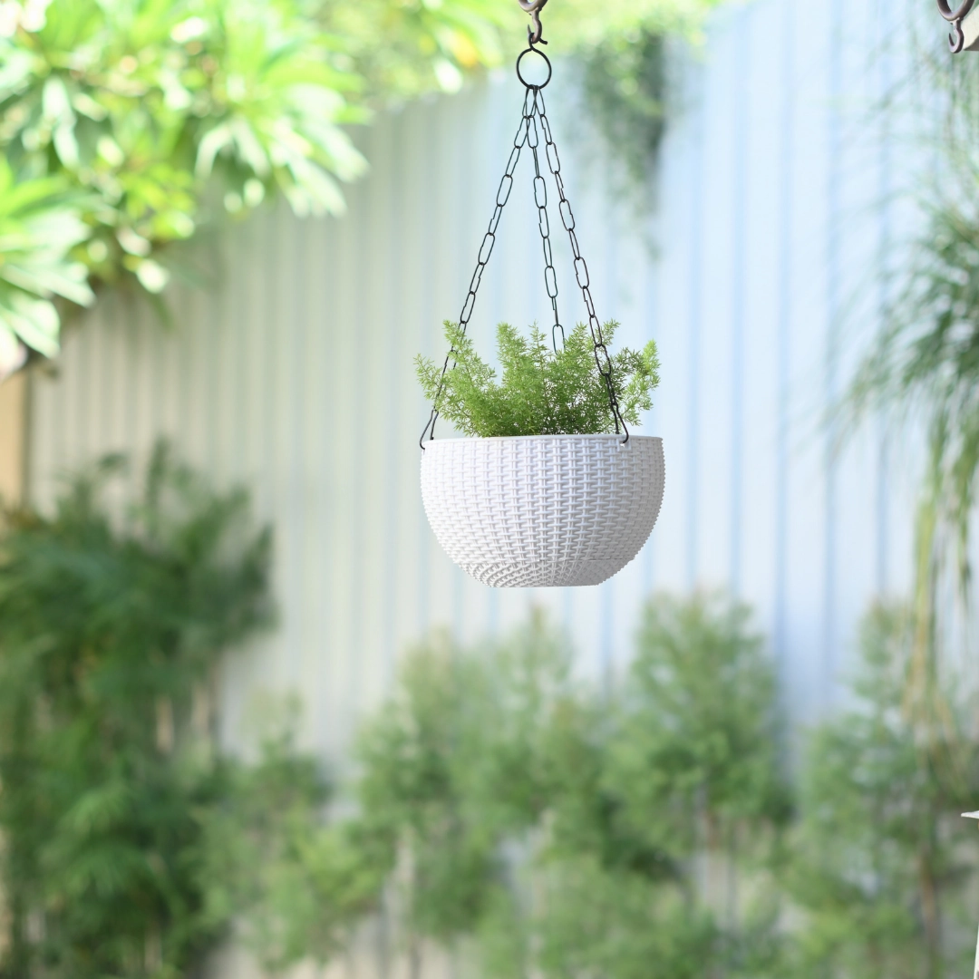 Plastic Rattan Hanging 7.6" Pot With Chain- Set of 4
