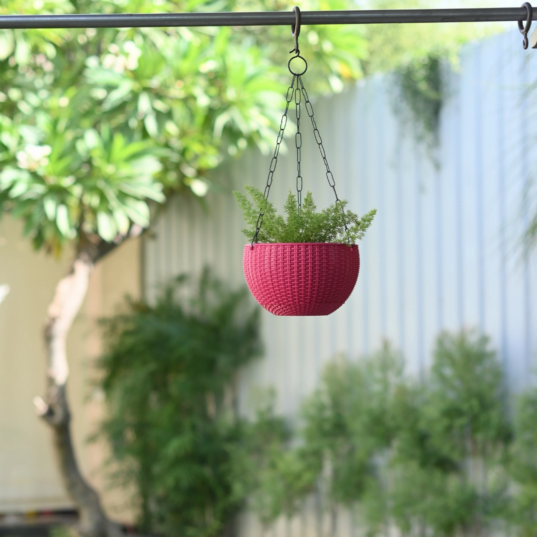 Plastic Rattan Hanging 8.1" Pot With Chain
