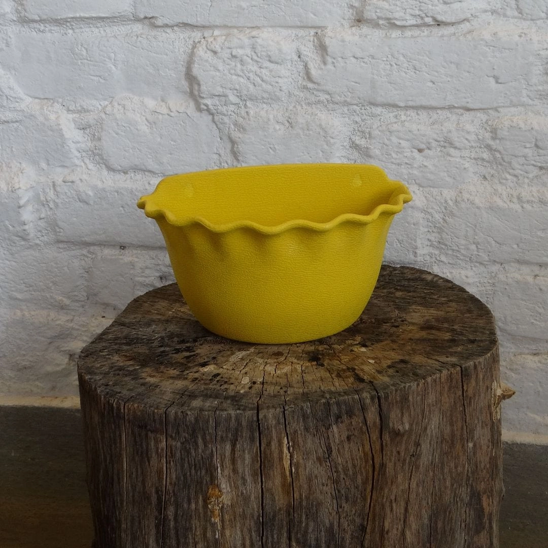 Plastic Sapphire Wall Pot,Dia-9 Inch