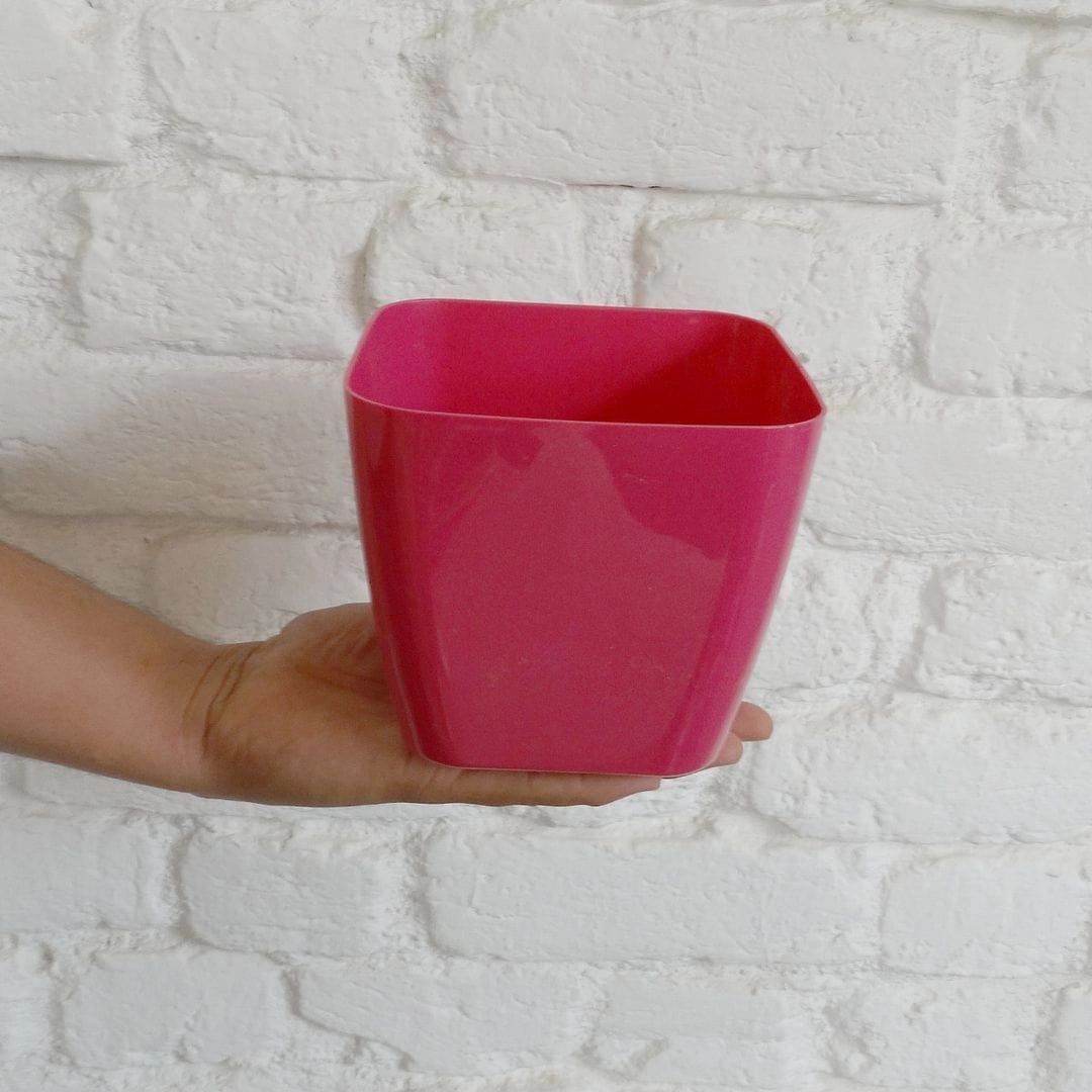 Plastic Siena Pot, Dia-5 Inch