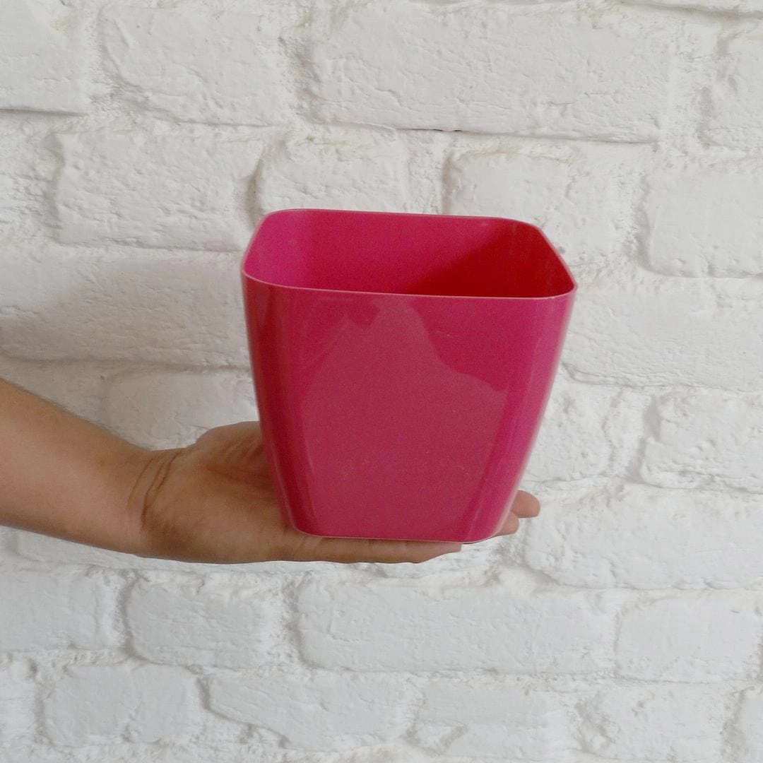 Plastic Siena Pot, Dia-5 Inch