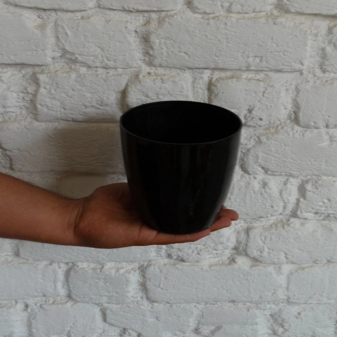 Plastic Valencia Plastic Pot, Dia- 5 Inch