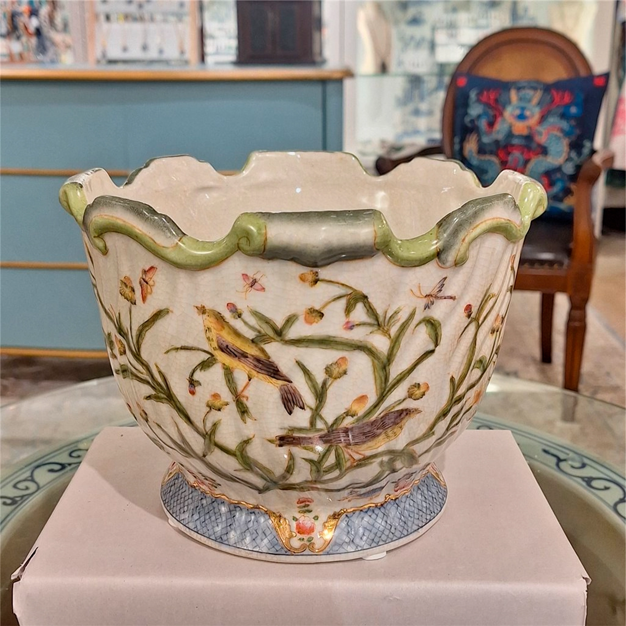 Porcelain Scallop Planter Satin Grass