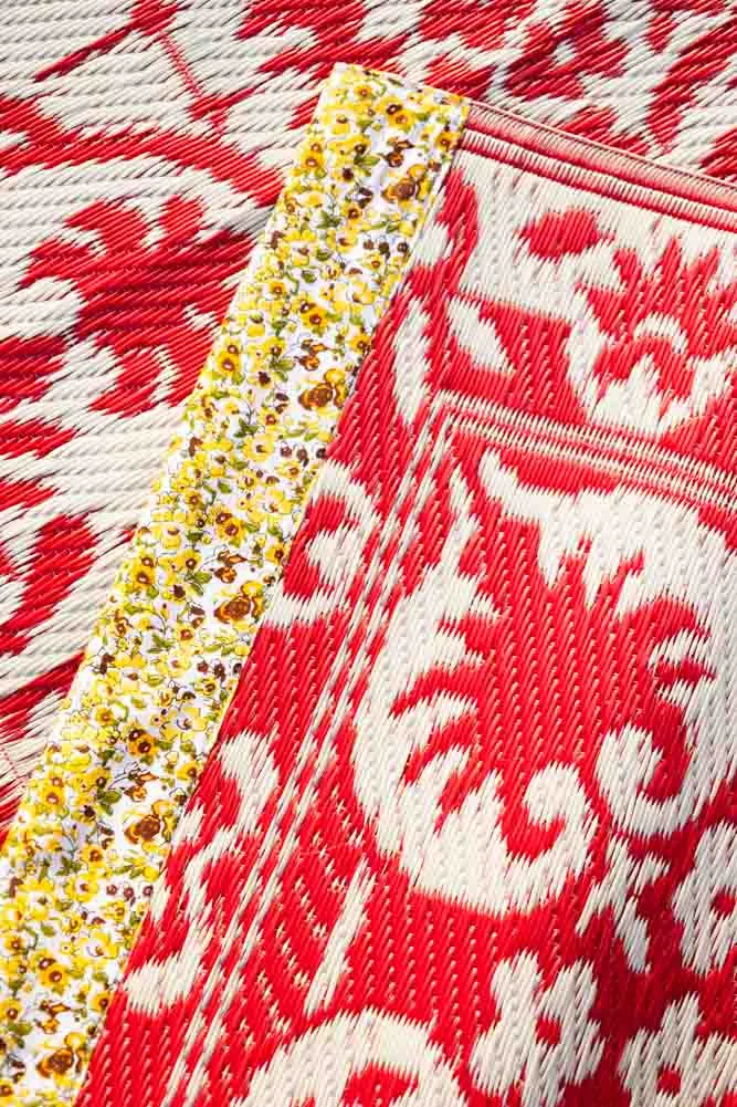 Recycled Plastic Reversible Red Floral Garden Rug
