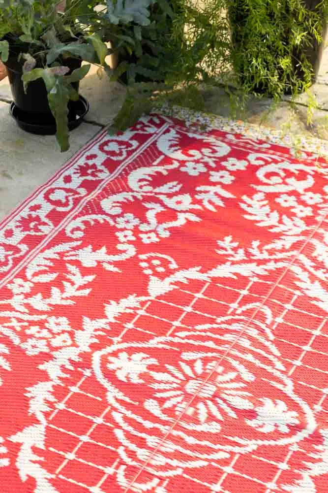 Recycled Plastic Reversible Red Floral Garden Rug